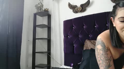 Sara online show from 11-30-25, 04:11