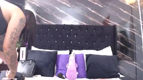 Sara online show from 04-24-26, 06:10