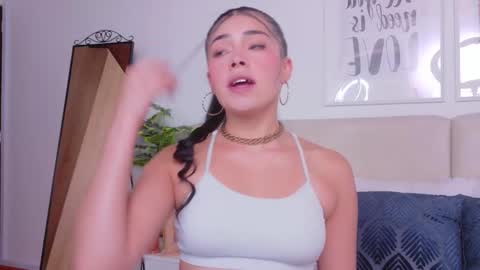 Sara online show from 10-25-25, 09:42