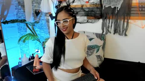 Sara online show from 10-17-25, 02:15