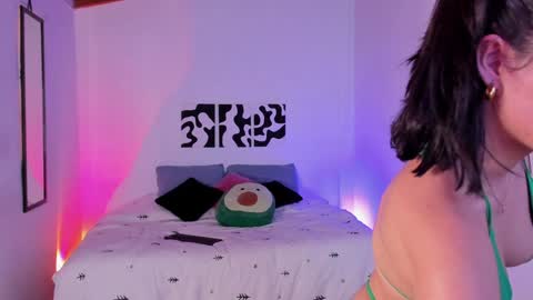 Snapshot of sarrah_3 chatting on 01-27-25, 09:11 Sara online show from 01-27-25, 09:11