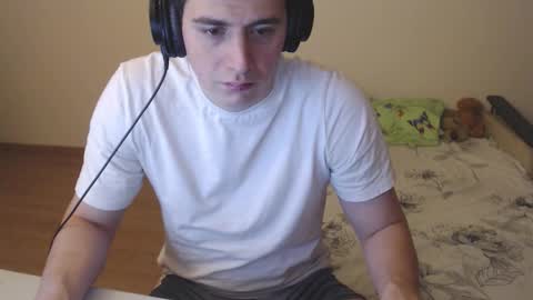 Snapshot of sasha_calvin chatting on 10-16-25, 05:14 sasha_calvin online show from 10-16-25, 05:14