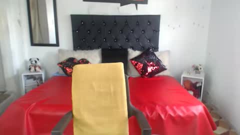 Snapshot of sasha_maturee chatting on 01-19-25, 07:26 sasha maturee online show from 01-19-25, 07:26