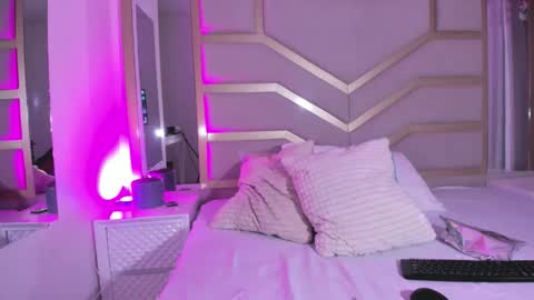 sasha_morelli online show from 12-14-25, 01:38