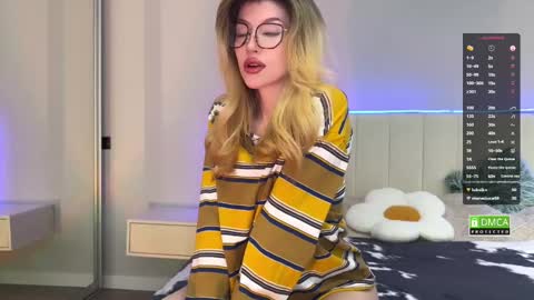 Hi everyone my name is Sasha   online show from 02-14-25, 09:45