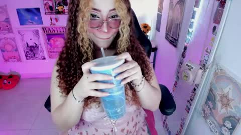 Snapshot of sashaa_love chatting on 06-05-26, 01:34 Tattie online show from 06-05-26, 01:34