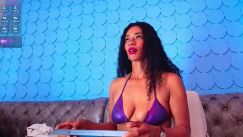 Snapshot of sashaa_monroe chatting on 09-23-25, 10:29 Sasha online show from 09-23-25, 10:29