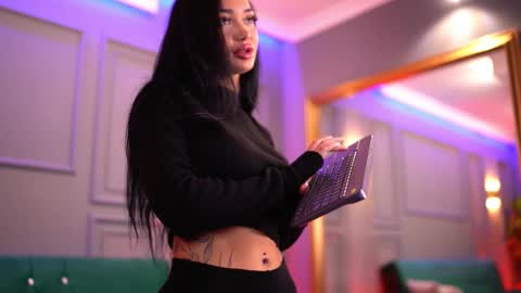 Dennise online show from 02-16-25, 06:54