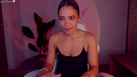 Snapshot of sashaklein chatting on 07-20-26, 01:09 Sasha Klein online show from 07-20-26, 01:09