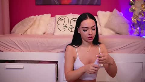 Snapshot of sashalorenzz chatting on 12-16-25, 04:39 SashaLorenz online show from 12-16-25, 04:39