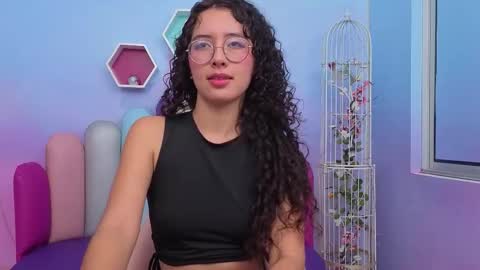 Snapshot of sashamonroee_ chatting on 11-20-25, 03:50 SashaMonroee online show from 11-20-25, 03:50