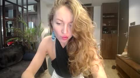 Snapshot of sashasweetsasha chatting on 12-02-24, 05:59 Sasha online show from 12-02-24, 05:59