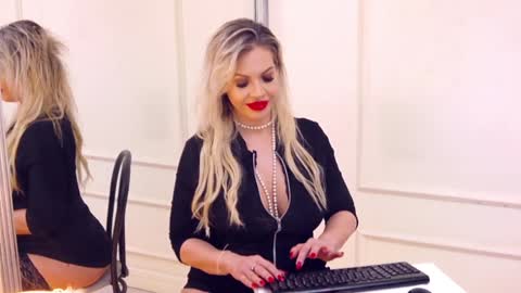 Sasha online show from 12-24-24, 08:44