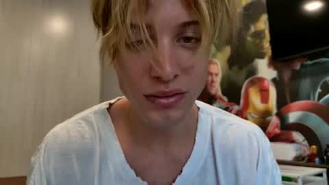 Snapshot of sashenkka chatting on 06-21-26, 07:22 Sasha -- online show from 06-21-26, 07:22