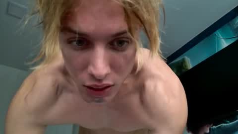 Snapshot of sashenkka chatting on 06-25-26, 06:29 Sasha -- online show from 06-25-26, 06:29