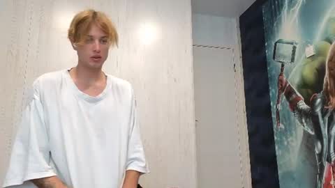 Snapshot of sashenkka chatting on 07-01-26, 05:20 Sasha -- online show from 07-01-26, 05:20