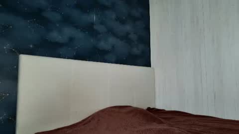 Snapshot of sashenkka chatting on 07-08-26, 11:04 Sasha -- online show from 07-08-26, 11:04