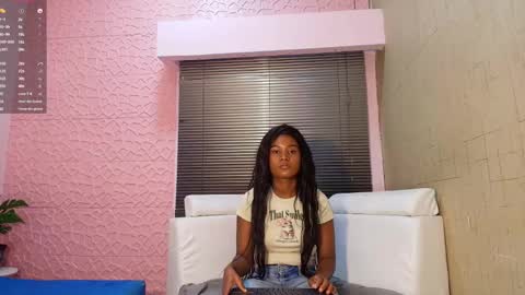 Snapshot of sashhalux22 chatting on 03-05-25, 05:40 SashhaLux22 online show from 03-05-25, 05:40