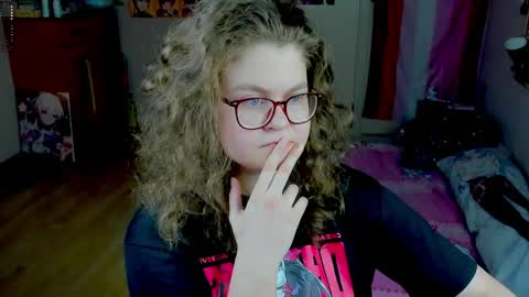 Snapshot of sashy_way chatting on 05-15-26, 09:27 .Alexandra online show from 05-15-26, 09:27