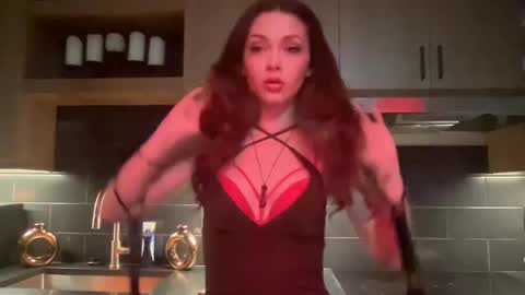 saskia online show from 10-12-25, 05:39