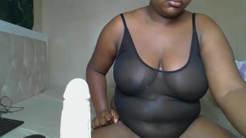 sassie_bee online show from 03-04-25, 12:18