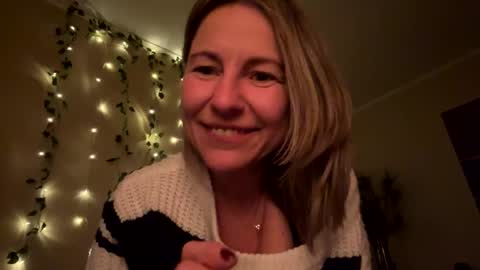 Sassyella online show from 12-15-24, 08:52