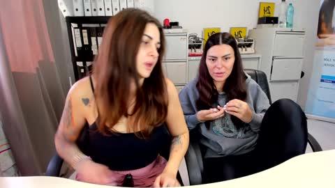 Snapshot of sassytiff chatting on 10-20-25, 01:22 sassytiff online show from 10-20-25, 01:22