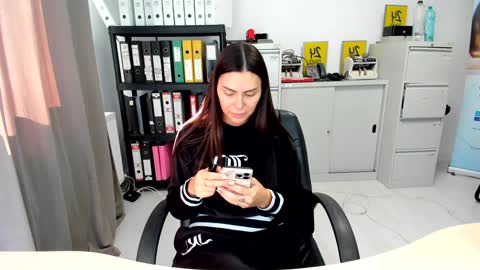 Snapshot of sassytiff chatting on 10-22-25, 10:37 sassytiff online show from 10-22-25, 10:37