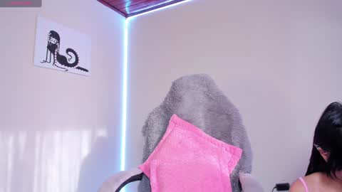    im expecting 300 thumbs up on my altar online show from 01-13-25, 09:20