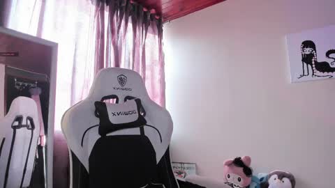    im expecting 300 thumbs up on my altar online show from 02-19-25, 09:47