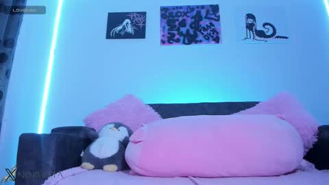    im expecting 300 thumbs up on my altar online show from 11-17-25, 02:39