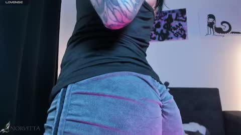    im expecting 300 thumbs up on my altar online show from 03-11-26, 08:59