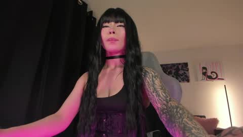 Snapshot of satanbabee_ chatting on 04-26-26, 11:13 im expecting 300 thumbs up on my altar online show from 04-26-26, 11:13