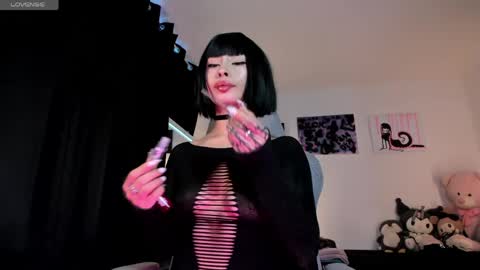Snapshot of satanbabee_ chatting on 05-20-26, 10:16 im expecting 300 thumbs up on my altar online show from 05-20-26, 10:16
