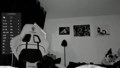 Snapshot of satanbabee_ chatting on 05-31-26, 11:17 im expecting 300 thumbs up on my altar online show from 05-31-26, 11:17