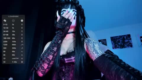 Snapshot of satanbabee_ chatting on 06-06-26, 12:16 im expecting 300 thumbs up on my altar online show from 06-06-26, 12:16
