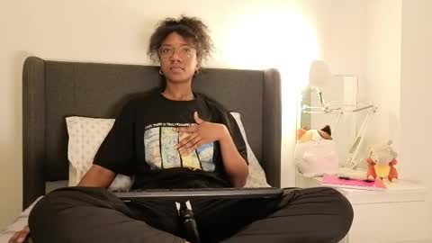 Snapshot of saturno_vibes chatting on 05-18-26, 12:33 saturno_vibes online show from 05-18-26, 12:33