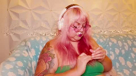 Gina George online show from 06-04-26, 01:44
