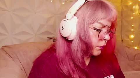 Snapshot of satyn_doll chatting on 07-23-26, 02:31 Gina George online show from 07-23-26, 02:31