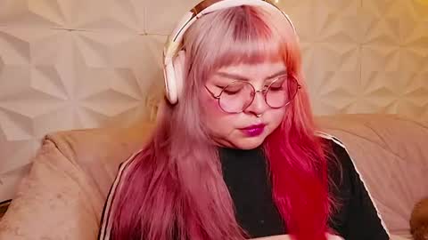 Snapshot of satyn_doll chatting on 07-26-26, 11:00 Gina George online show from 07-26-26, 11:00