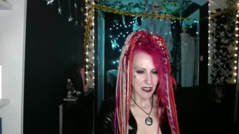 SaucySky online show from 10-18-25, 07:36