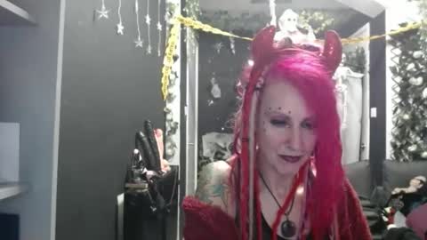 SaucySky online show from 10-25-25, 07:52