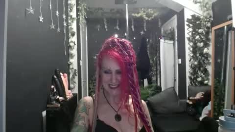 SaucySky online show from 11-15-25, 07:10