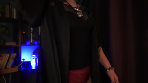 Snapshot of sauruspal chatting on 10-12-25, 05:34 Saurus Palmer online show from 10-12-25, 05:34