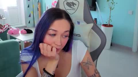 Snapshot of savage_lust_ chatting on 02-20-26, 04:20 Ariel online show from 02-20-26, 04:20