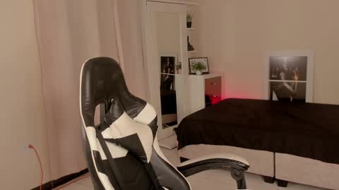 Savannahwildee online show from 12-16-24, 10:56