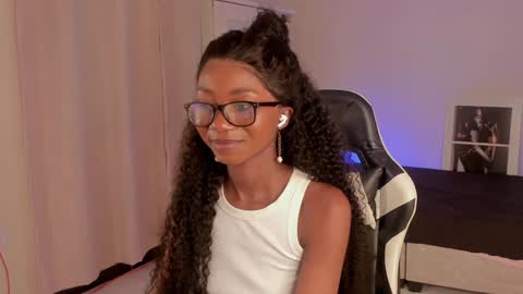 Savannahwildee online show from 12-21-24, 09:36