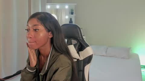 Savannahwildee online show from 03-01-25, 11:28