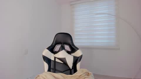 Savannahwildee online show from 06-28-26, 12:00