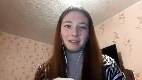 Sophie online show from 09-19-25, 03:24